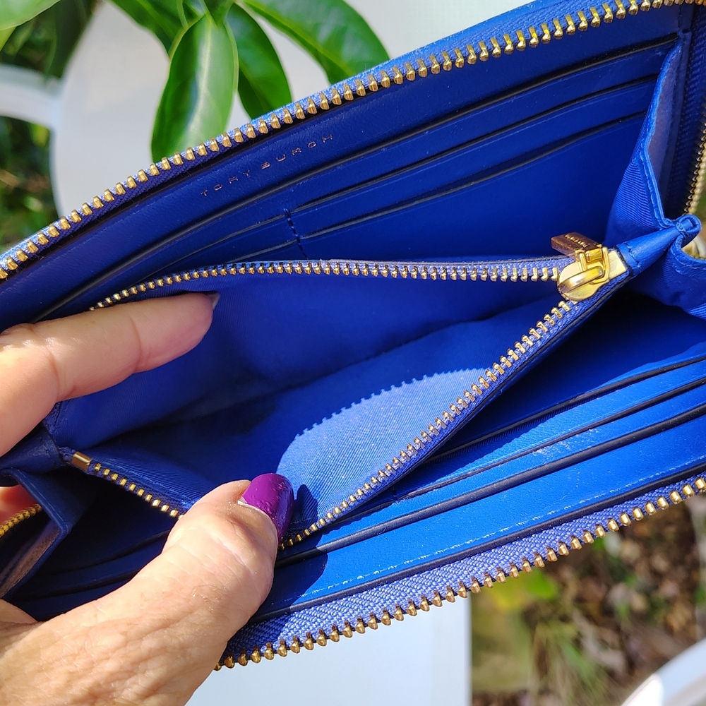 TORY BURCH BLUE FLEMING TEXTURED LEATHER 2FULL SIZE WALLET EUC - Picture 9 of 9